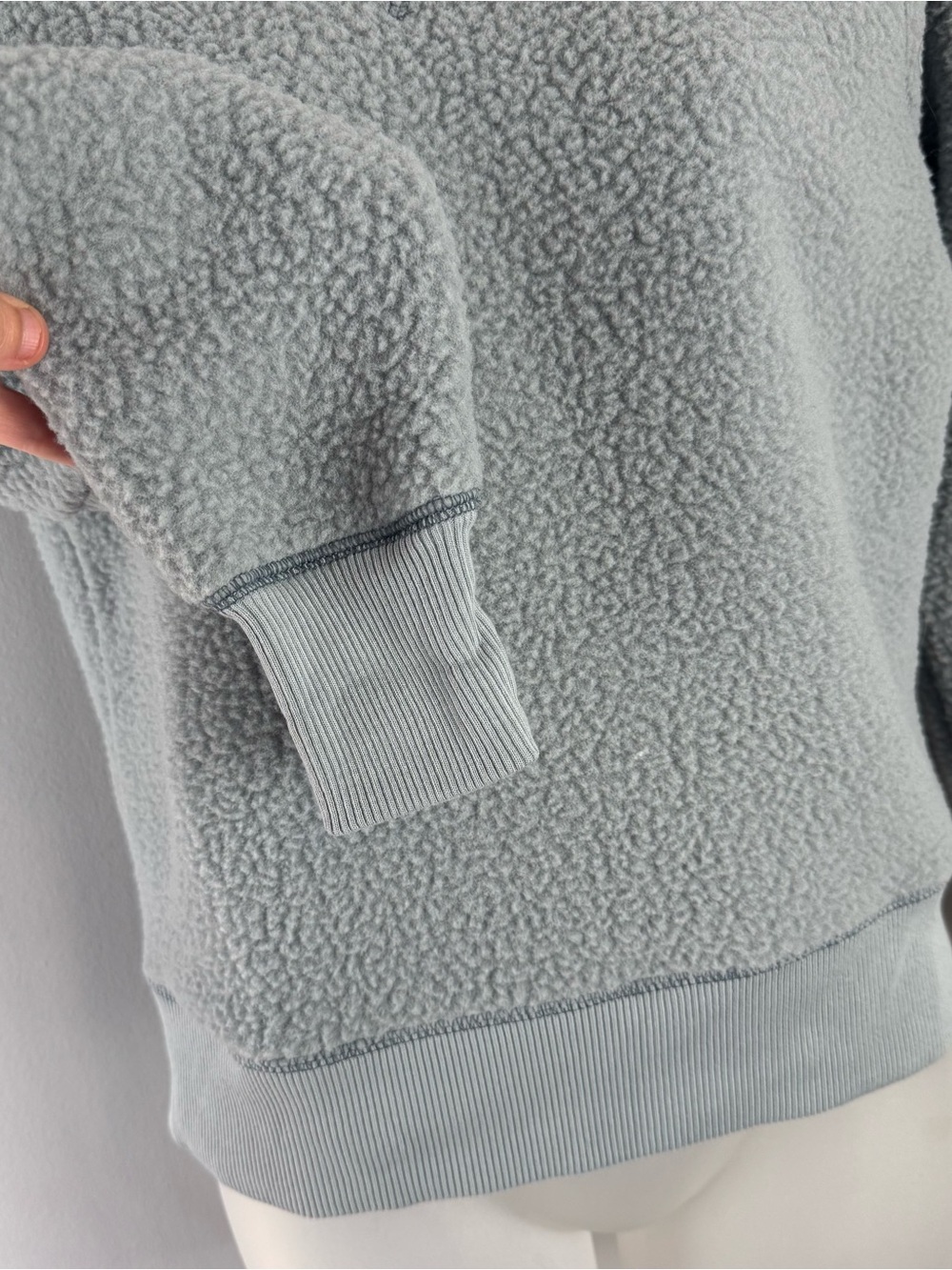 Everlane The Renew Fleece Raglan Light Blue Crew Neck Sweatshirt Size XS - Picture 7 of 11